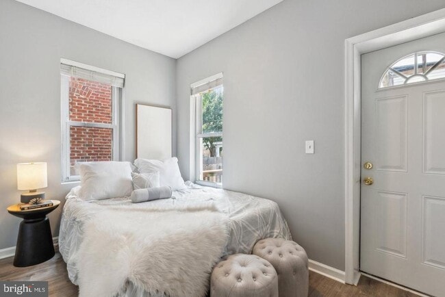 Building Photo - 1267 Morse St NE