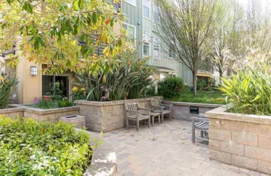 Building Photo - 4463 Hyde Cmn