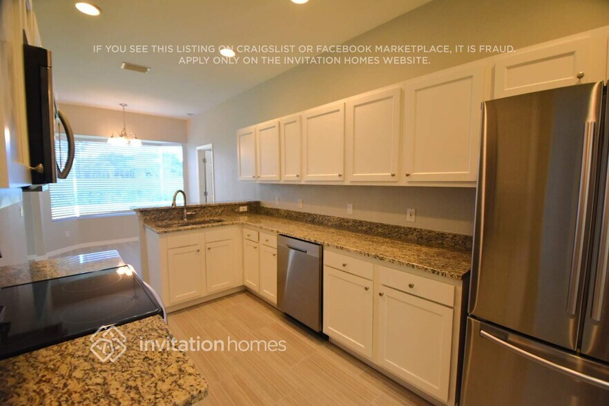 Building Photo - 2529 Pan American Blvd