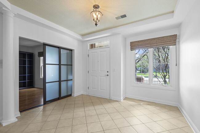 Building Photo - 1813 Admiral Ct