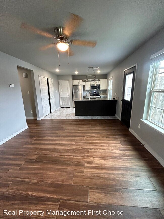 Building Photo - 2 br, 2 bath House - 411 S 18th St. Unit B