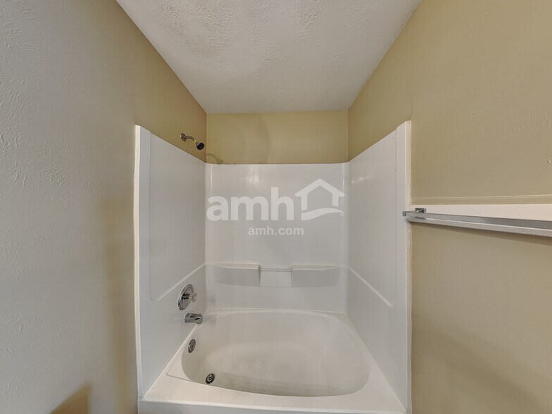 Building Photo - 7407 Tonsley Springs Dr