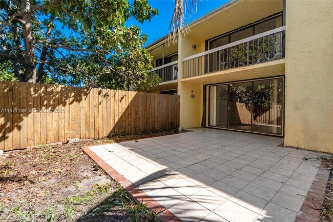 Building Photo - 20536 NE 6th Ct