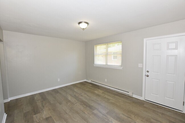 Building Photo - 7923 Thompson Rd