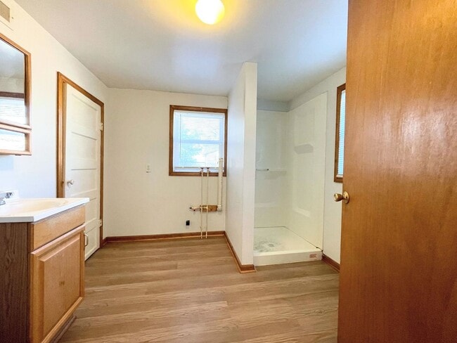 Building Photo - Two Bedroom Home with Detached Garage