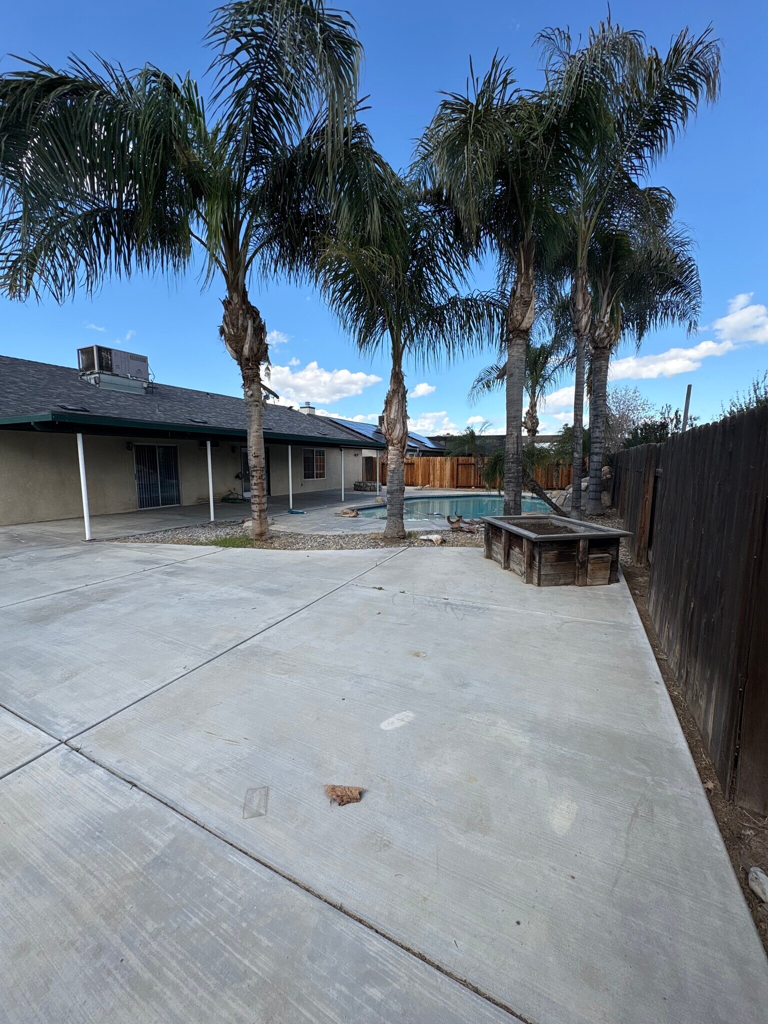 Building Photo - 3800 Collier St