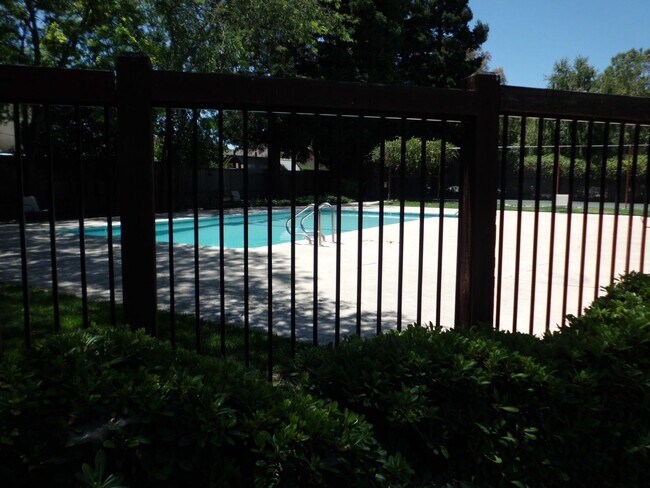 Building Photo - Now leasing beautiful one bedroom home!