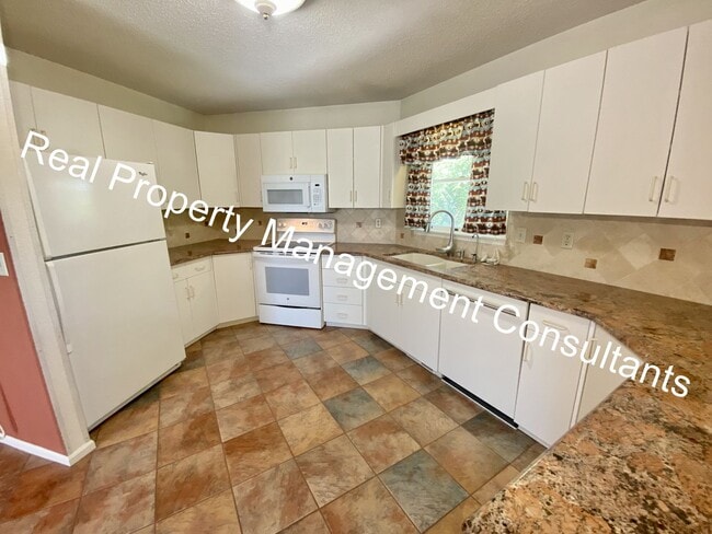 Building Photo - Custom Home in Liberty with 3rd Non-conforming Bedroom