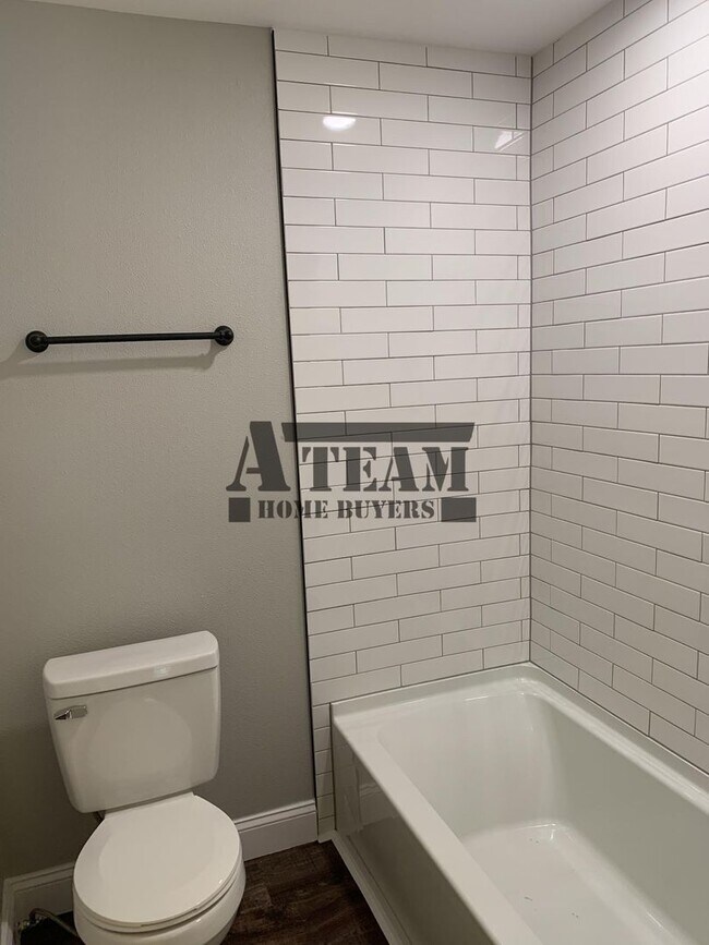 Building Photo - Remodeled 3 Bed 2 Bath Home!