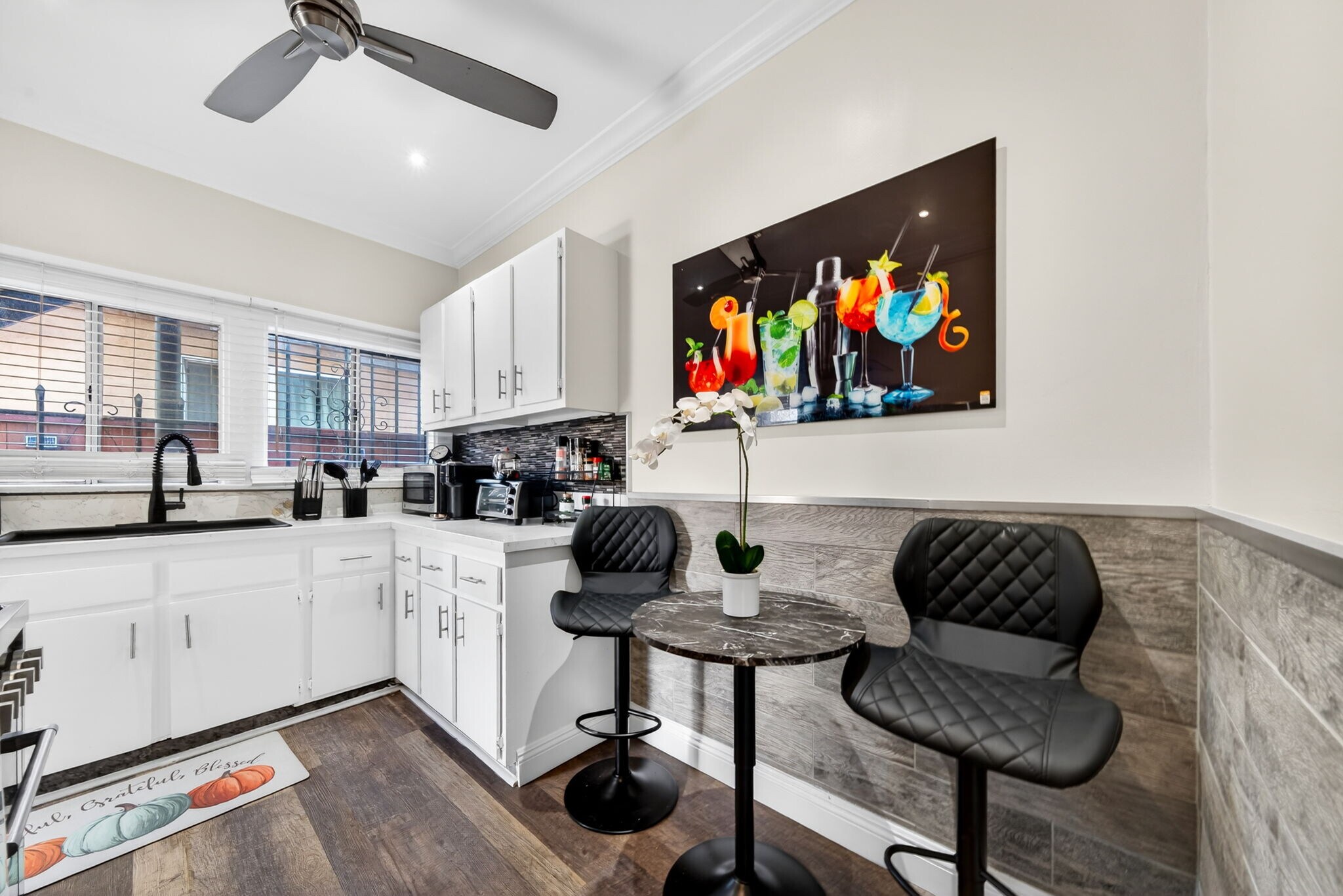 Building Photo - 5917 Lexington Ave