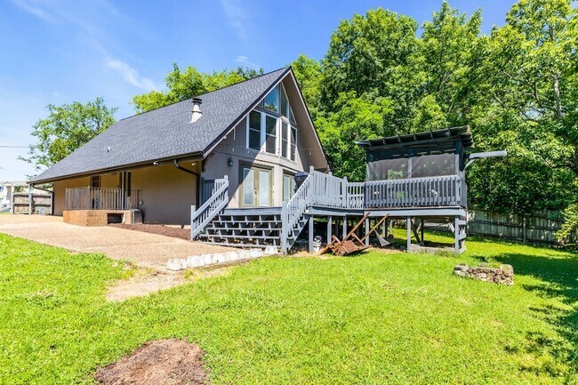 Building Photo - 272 Rio Vista Dr
