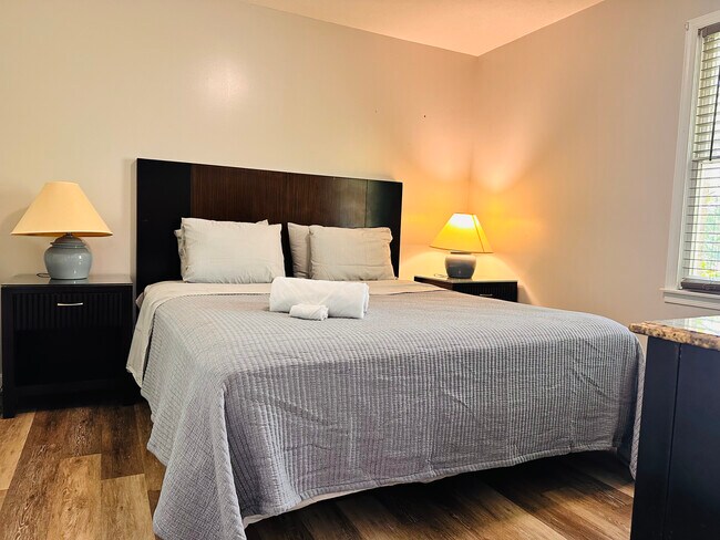 Building Photo - 500 Brookfield Dr