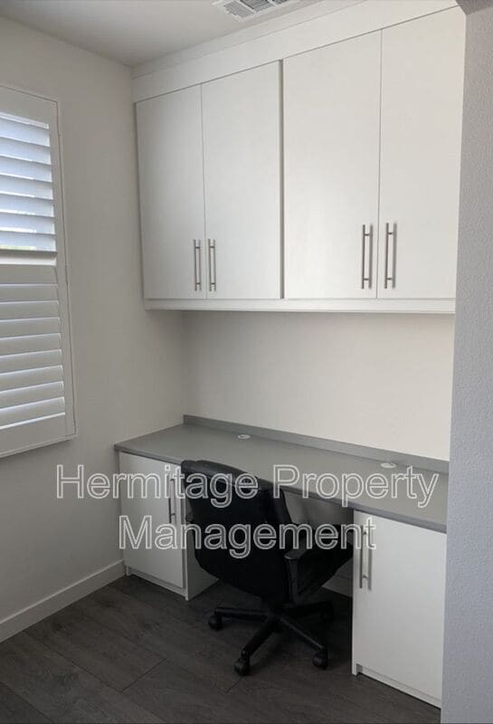 Building Photo - 341 Magnet