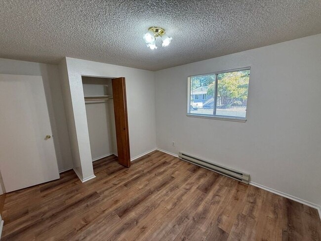 Building Photo - 2780 Ladd Ave NE