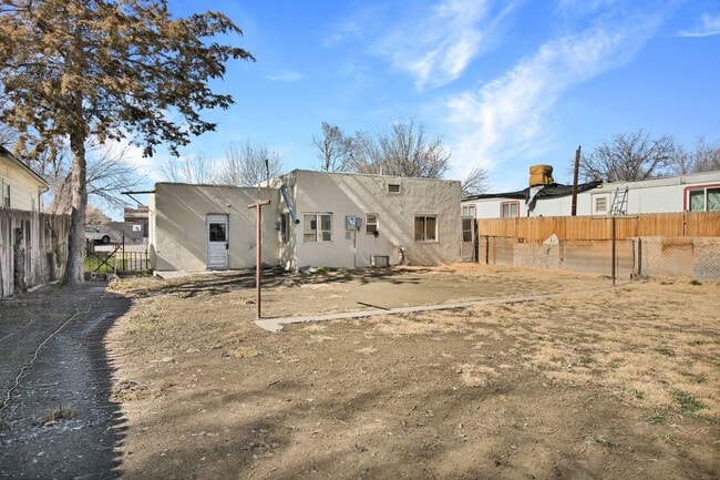Building Photo - Charming Clifton Home with Comfortable Living & Convenient Location