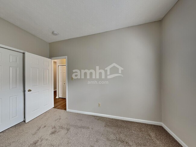Building Photo - 855 Jack Pine Dr