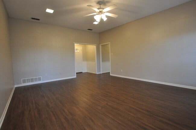Building Photo - Coming Soon: Stunning 3 Bedroom, 2 Bathroo...