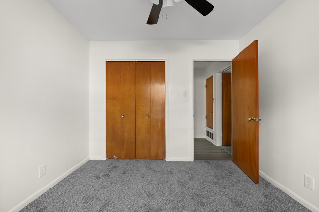 Building Photo - 1302 Redondo Dr