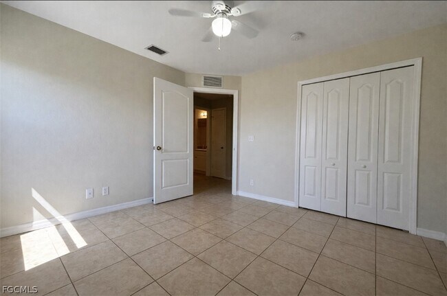 Building Photo - 2010 NE 13th Pl