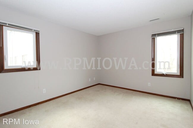Building Photo - 9309 Sandler Dr