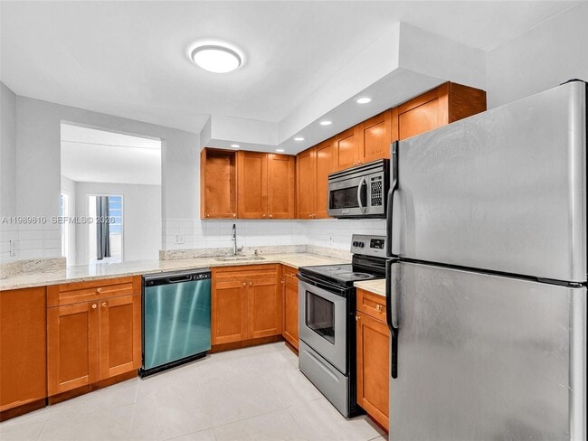 Building Photo - 1770 NE 191st St