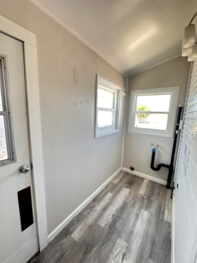 Building Photo - 732 Twin Oaks Ave