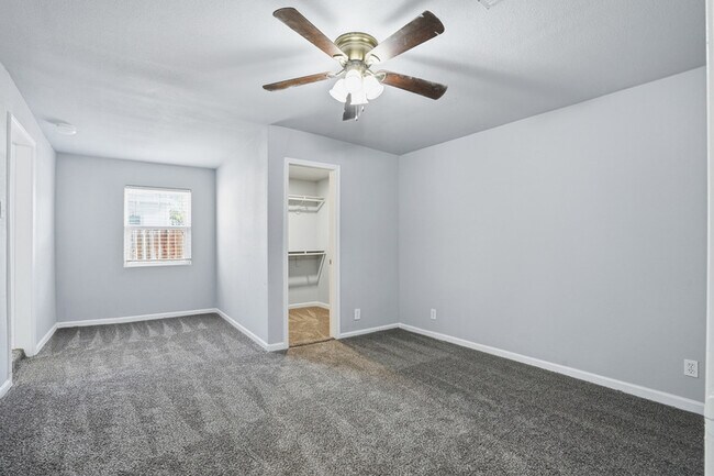 Building Photo - 2933 S Hills Ave