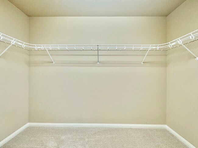 Building Photo - 8173 Crimson Creek Ct