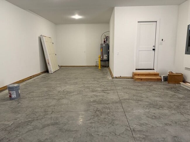 Building Photo - Beautiful New Construction in Booming Old Hickory