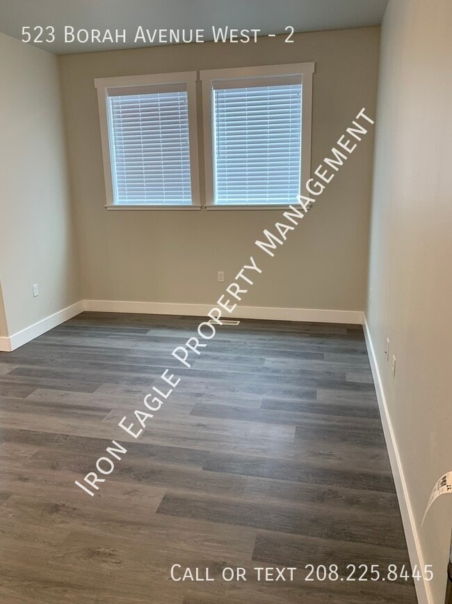 Building Photo - 523 Borah Ave W