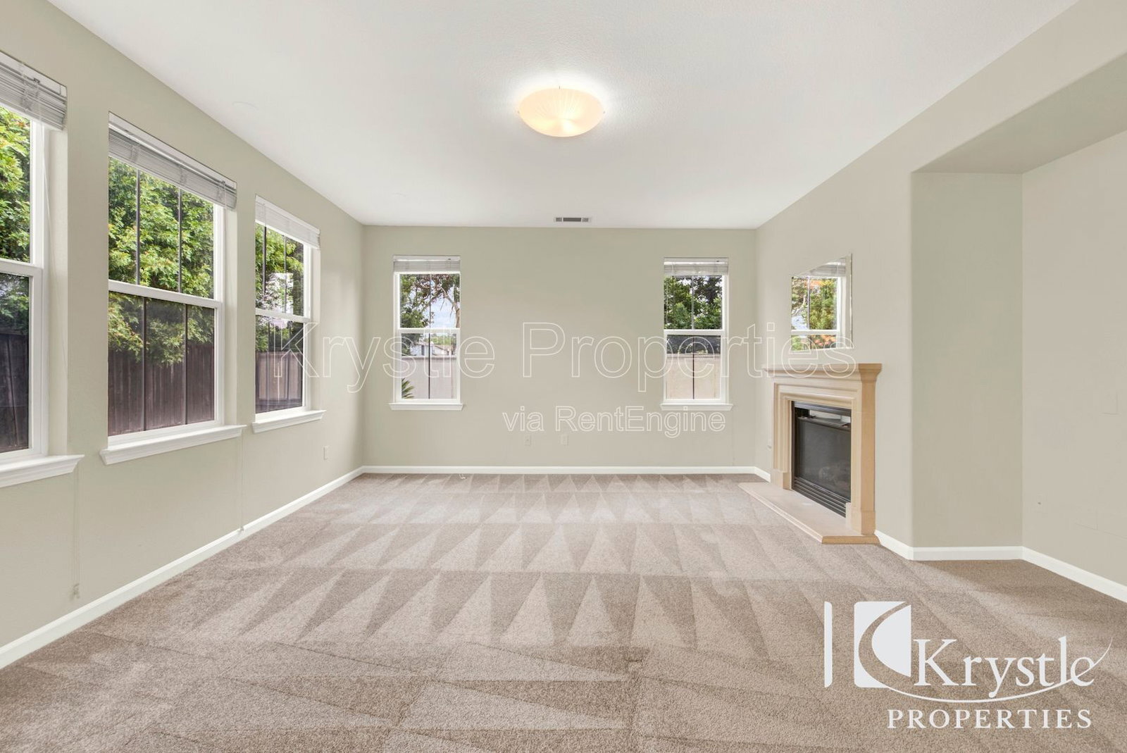 Building Photo - 300 Poplar Ave