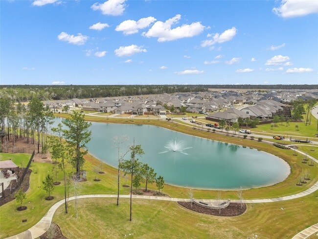 Building Photo - 16435 Big Hickory Dr