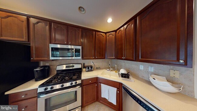 Building Photo - 206 Concord Pl