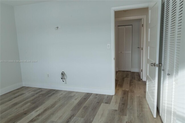 Building Photo - 11140 SW 70th Terrace