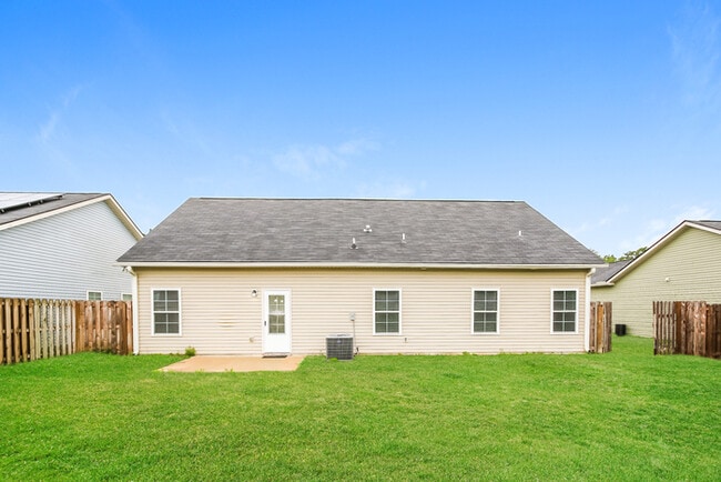 Building Photo - Spacious 4 Bedroom Home in Grovetown	, GA