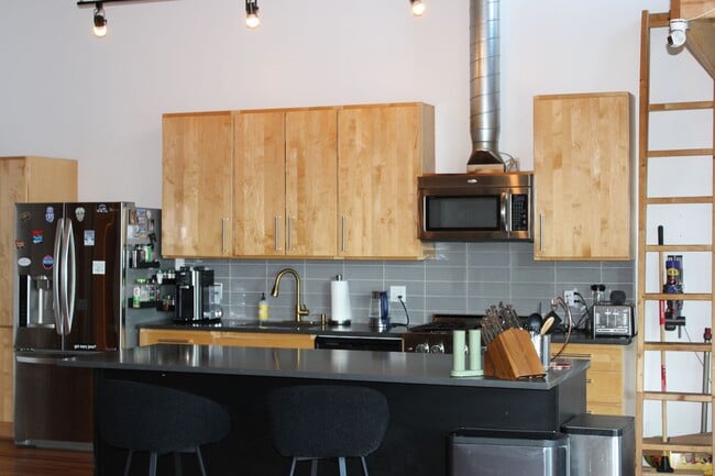 Building Photo - Full Service Executive Fully Furnished All Inclusive Architectural Penthouse Loft Downtown Denver