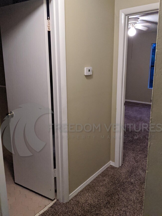 Building Photo - 2300 Grayson Valley Dr