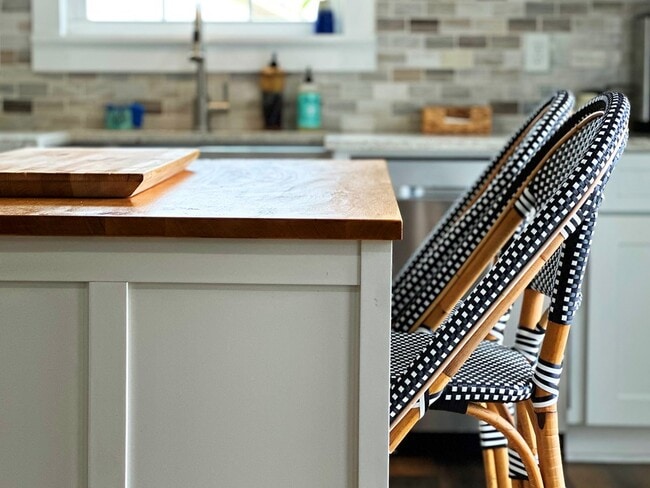 Building Photo - 103 Mimosa Ave