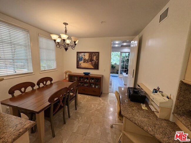 Building Photo - 11500 San Vicente Blvd