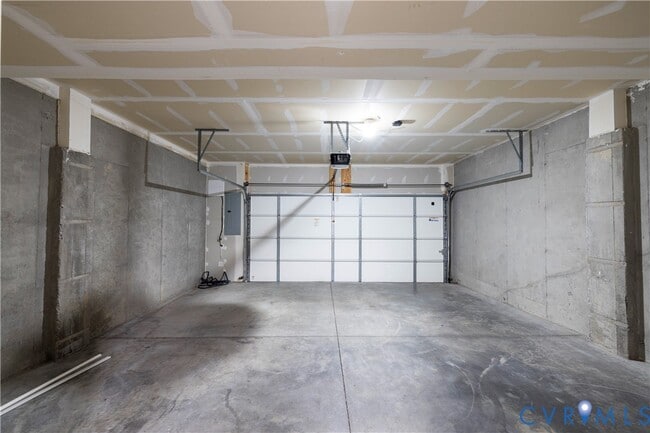 Building Photo - 1903 Old Brick Rd