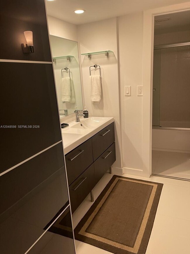 Building Photo - 5701 Collins Ave