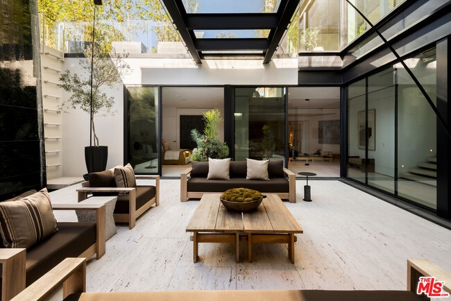 Building Photo - 1210 Laurel Way