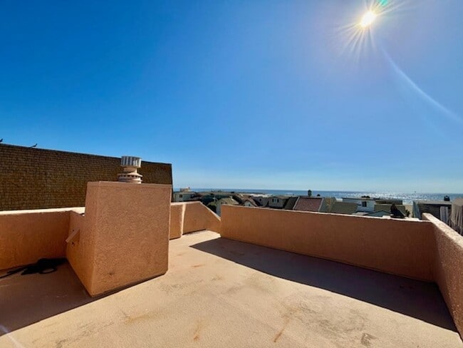 Building Photo - 316 Ocean Dr