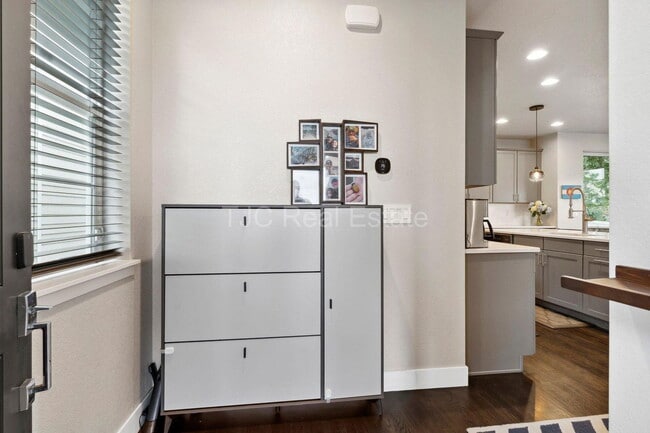 Building Photo - 8890 Yates Dr