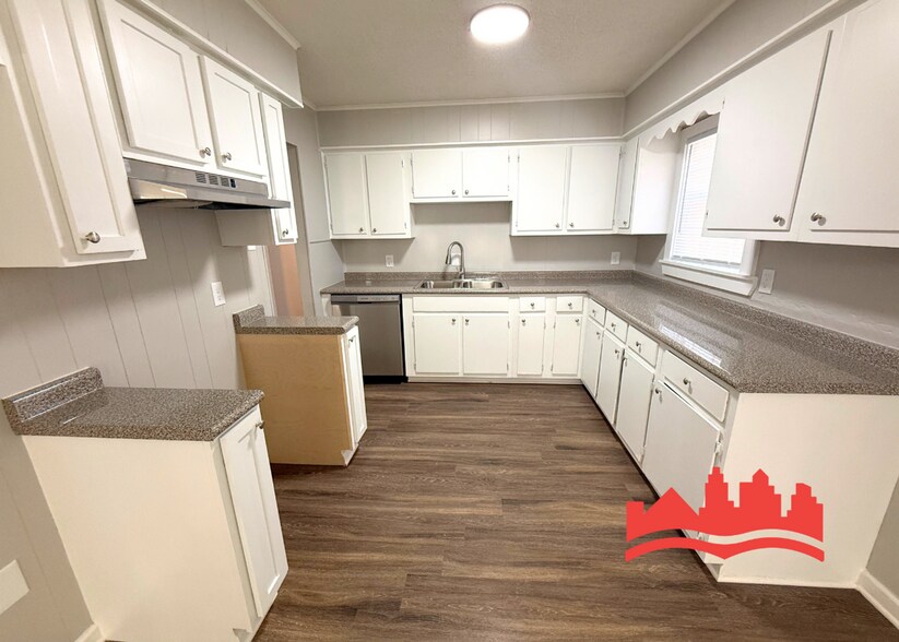 Building Photo - 3668 Debby Dr