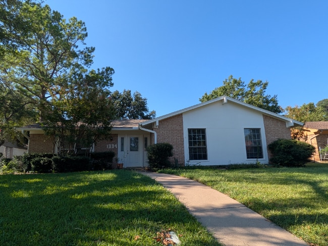 Building Photo - 1334 Evergreen Dr