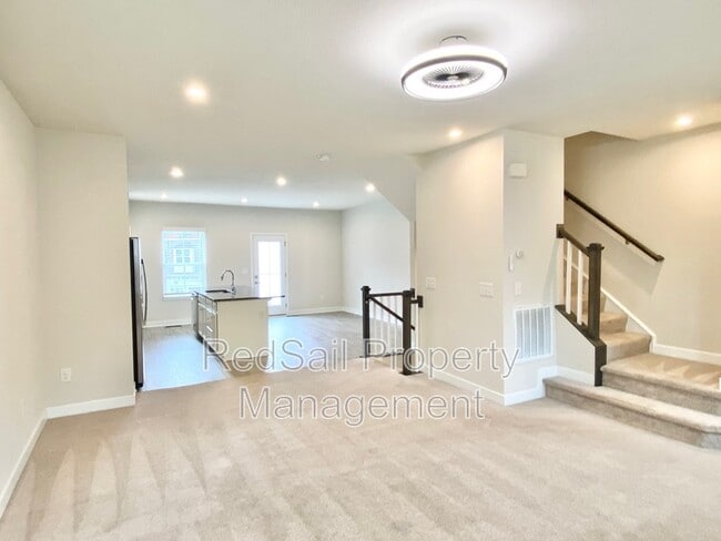 Building Photo - 1744 Defiance Dr