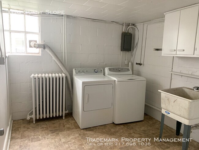 Building Photo - Nice 2 Bedroom Home