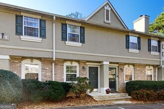 Building Photo - 6900 Roswell Rd
