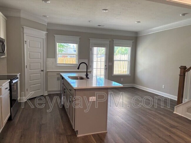 Building Photo - 2099 Denmark Ave SE